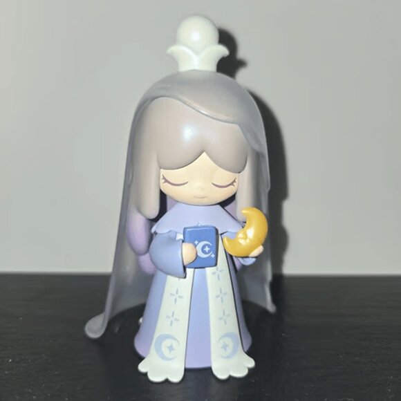 Song of the Tarot - Tarot Card The High Priestess Figurine - Picture 2 of 3